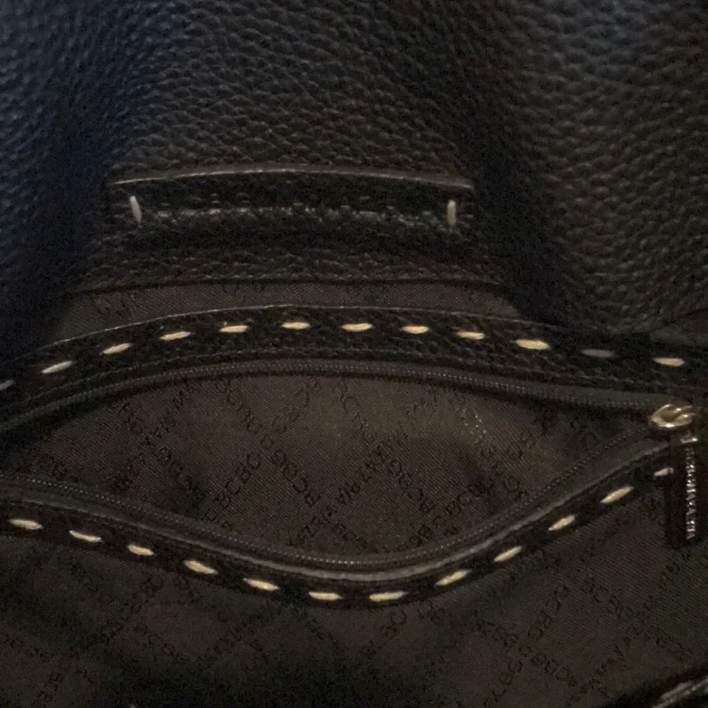 BCBGMAXAZRIA Black Leather Signature Hobo Bag purse silver ring ivory stitched